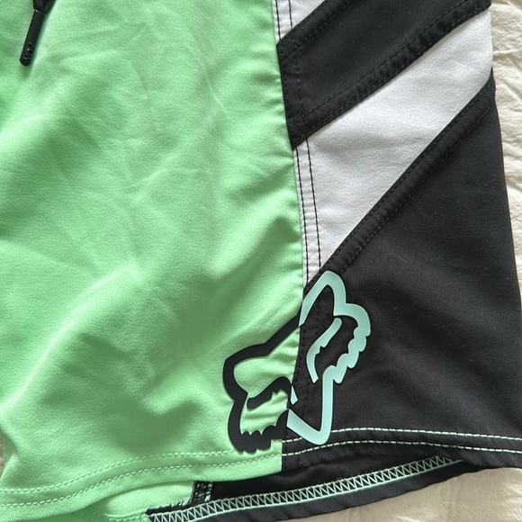 Fox youth size 7 sports shorts with zip pocket, lime, green, and black-white - Picture 3 of 13